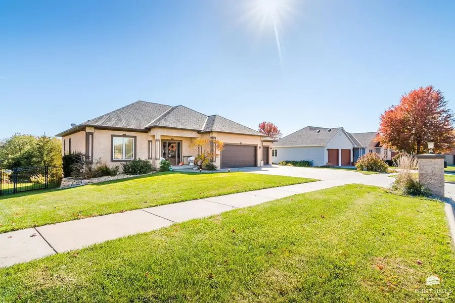 1205 S Mill Point Circle, Manhattan, KS 66503 - Image #2