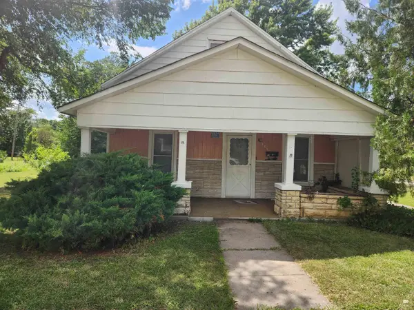 101 S G, Herington, KS 67449