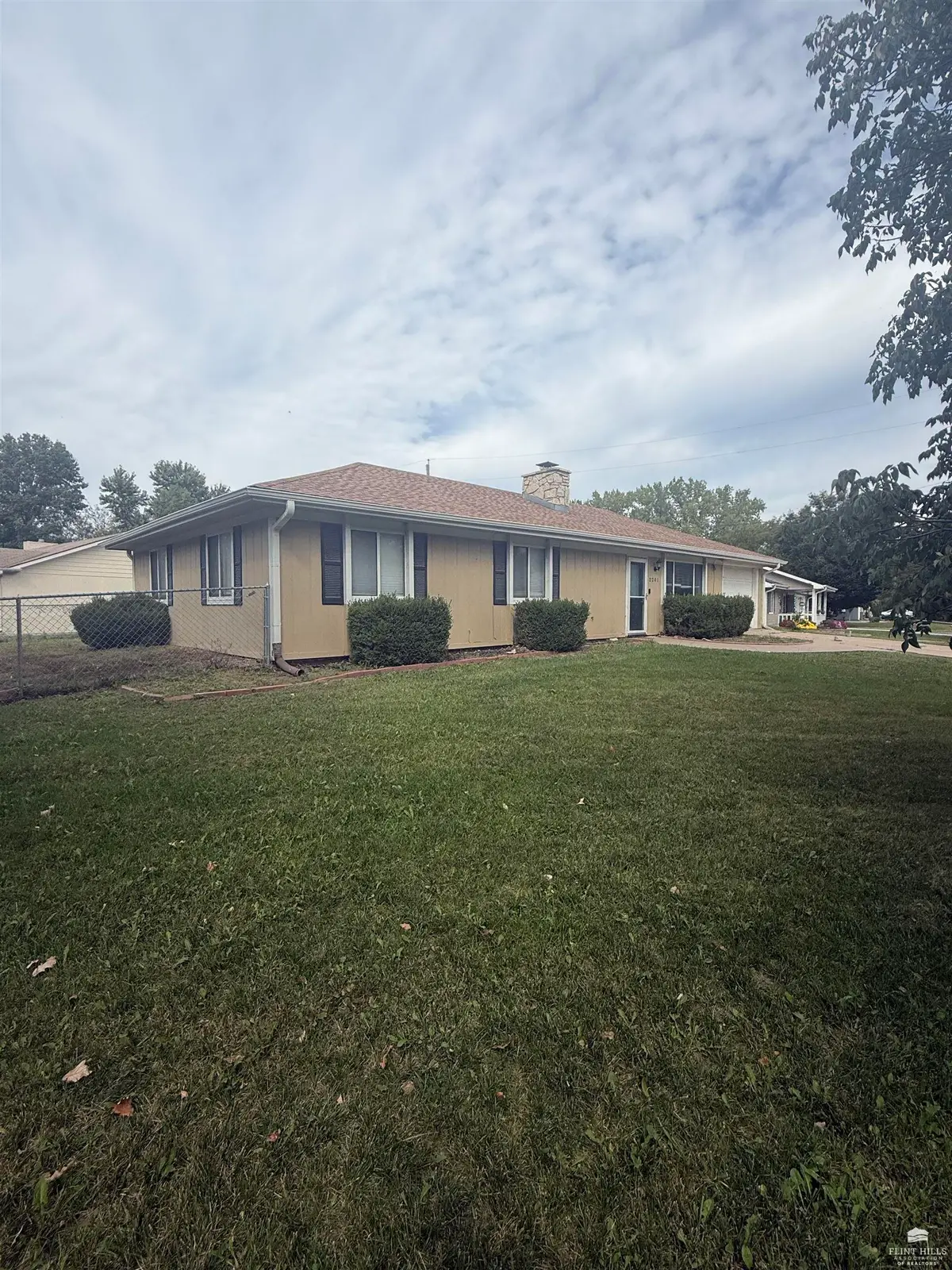 2201 Blueberry Drive, Manhattan, KS 66503 - Image #1
