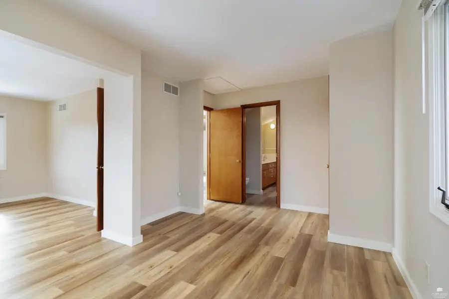 1900 Crescent Drive, Manhattan, KS 66503 - Image #2