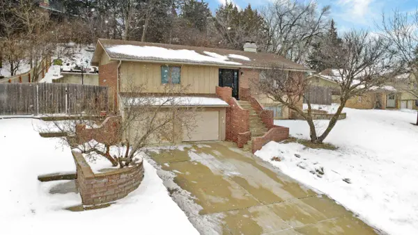 709 Ridgewood Drive, Manhattan, KS 66502