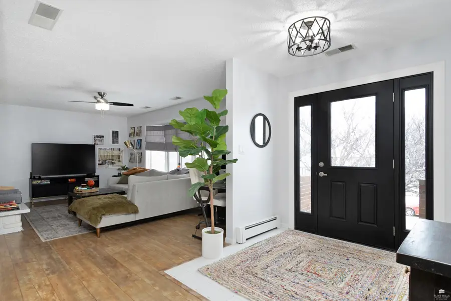 709 Ridgewood Drive, Manhattan, KS 66502 - Image #3