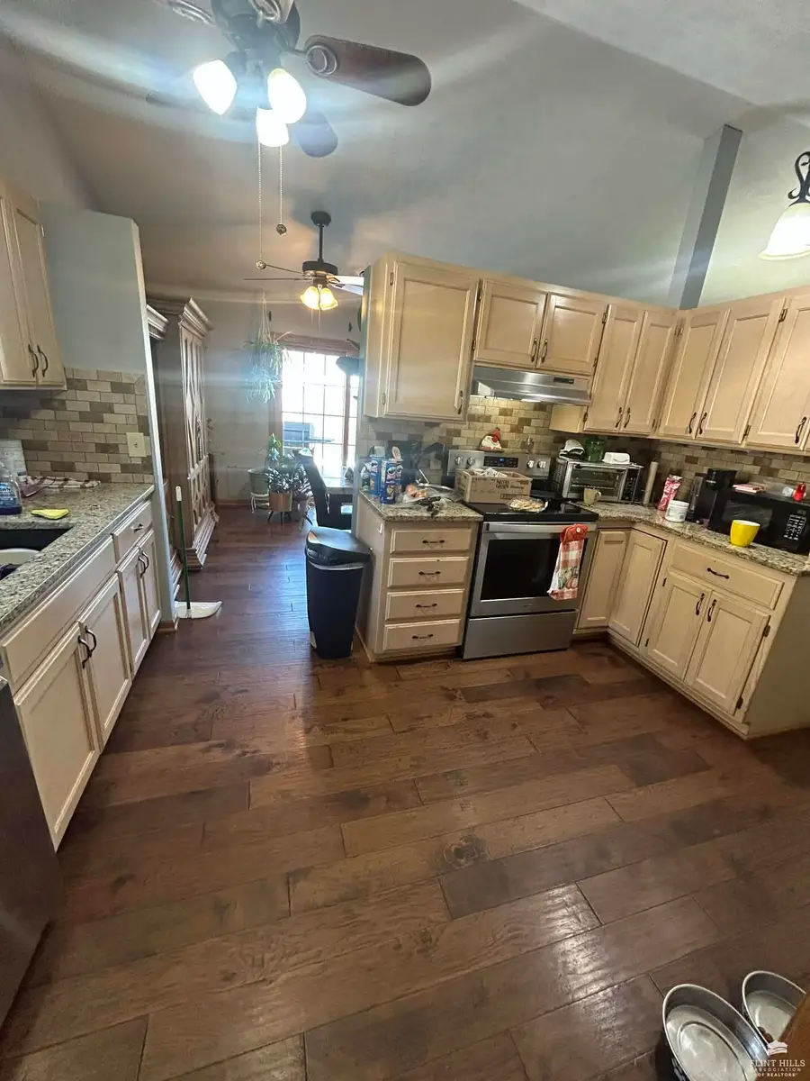 2308 Raspberry Lane, Manhattan, KS 66502 - Image #2