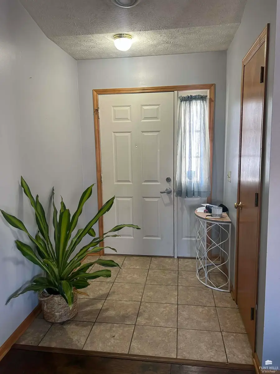 2308 Raspberry Lane, Manhattan, KS 66502 - Image #3