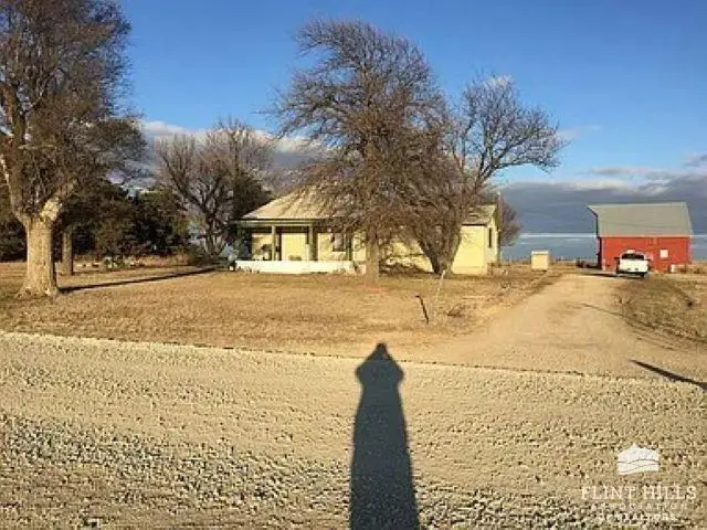 996 Kiowa Road, Clay Center, KS 67432 - #3