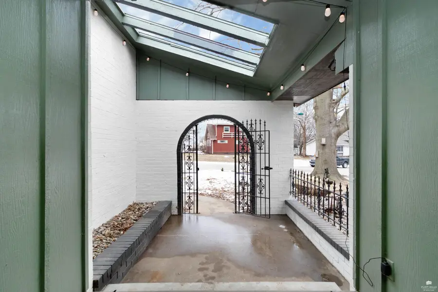 115 Wilson Circle, Wamego, KS 66547 - #2