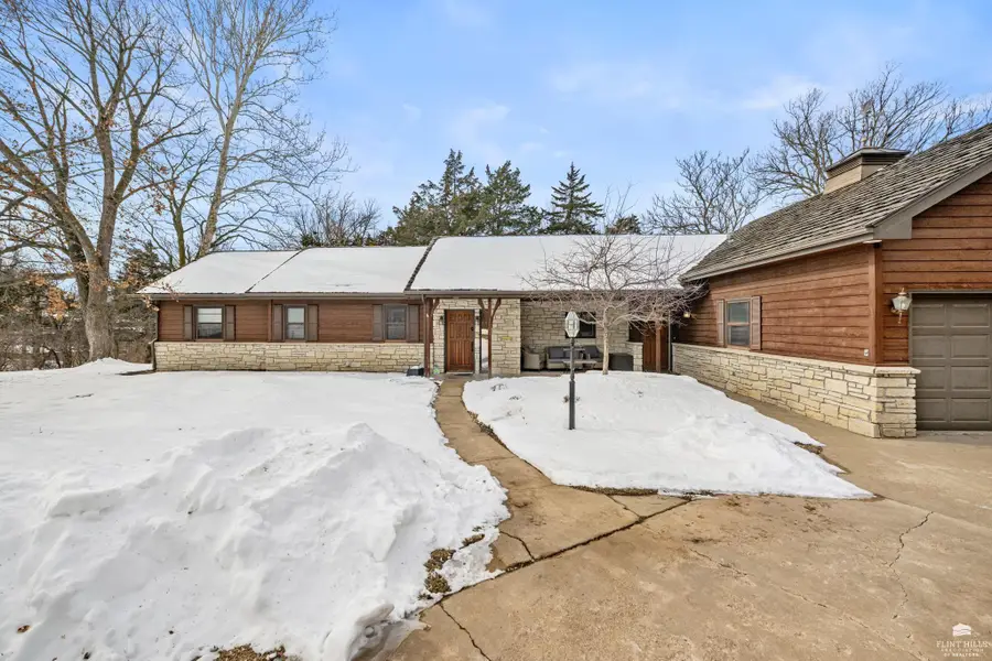 1001 Sycamore Lane, Manhattan, KS 66502 - Image #3