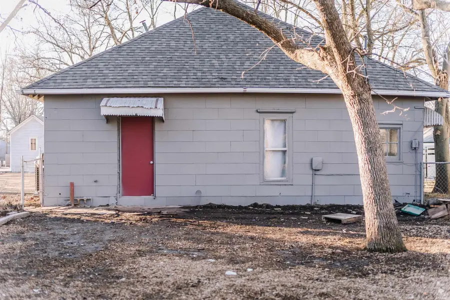 821 Lincoln Drive, Clay Center, KS 67432 - #3