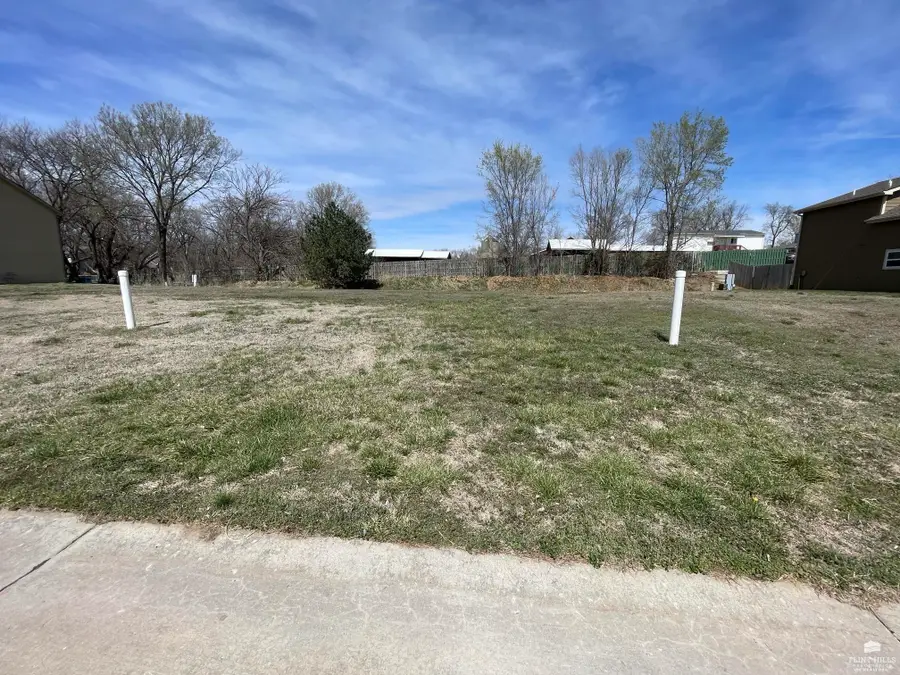 Lot 18 on 14th Street, Wamego, KS 66547 - #2