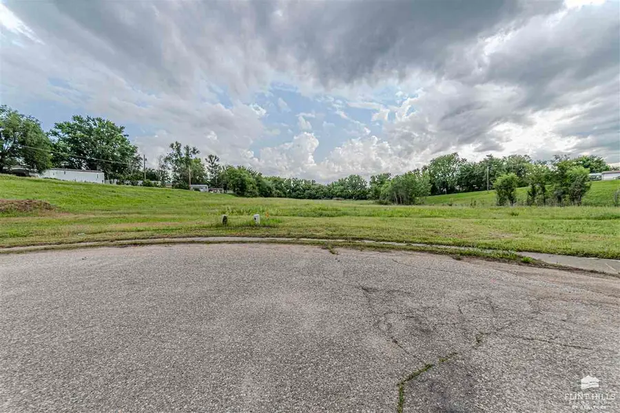 800 & 804 Jerry Drive, Junction City, KS 66441 - #2