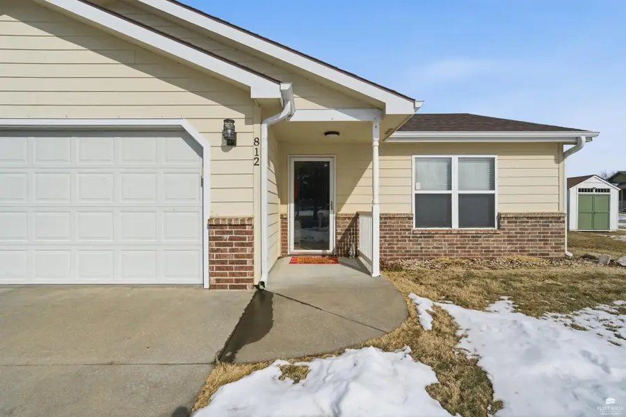 812 Butterfield Road, Manhattan, KS 66502 - #2