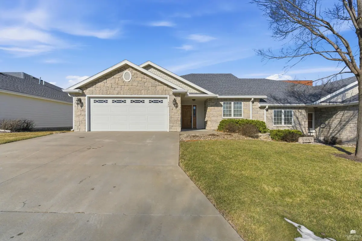 322 Simmer Drive, Wamego, KS 66547 - #1