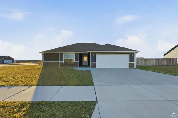 4374 Glen View Drive, Manhattan, KS 66502