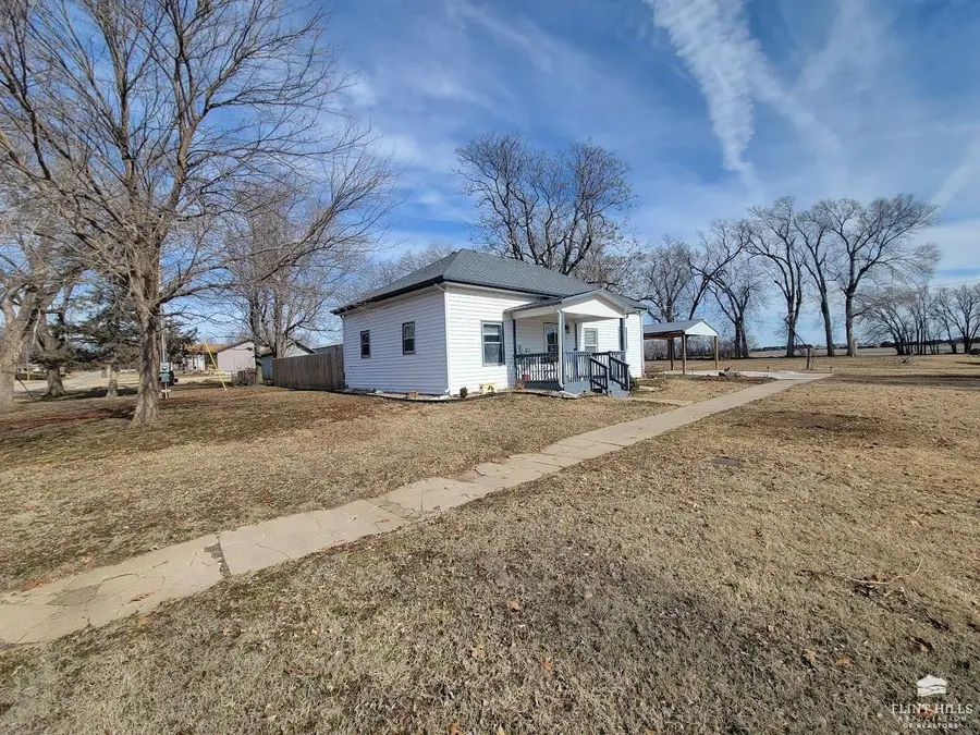 401 E 6th Street, Solomon, KS 67480 - #2