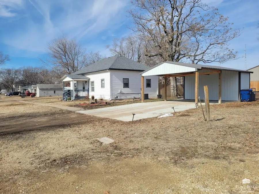 401 E 6th Street, Solomon, KS 67480 - #3