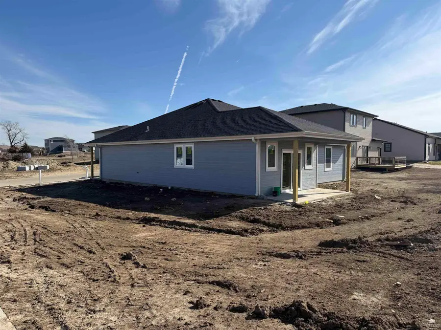 2532 Wren Lane, Junction City, KS 66441 - #2