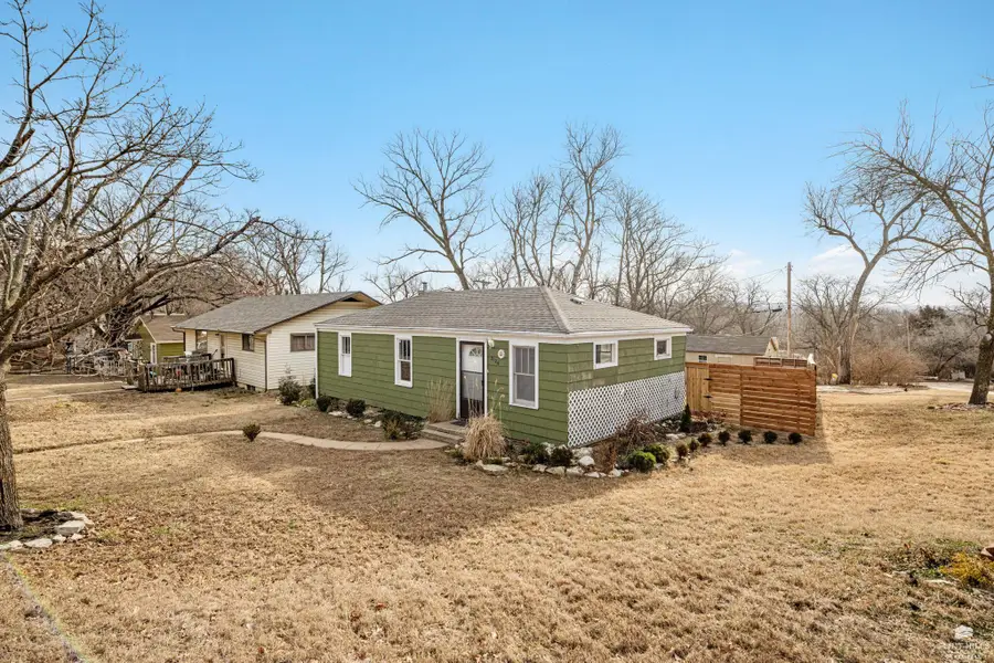 2129 Walnut Drive, Manhattan, KS 66502 - #2