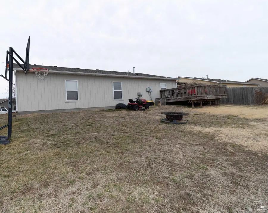 305 Northfield Road, Manhattan, KS 66502 - #3
