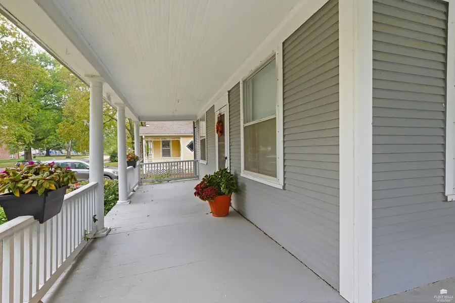 612 Vattier Street, Manhattan, KS 66502 - #3