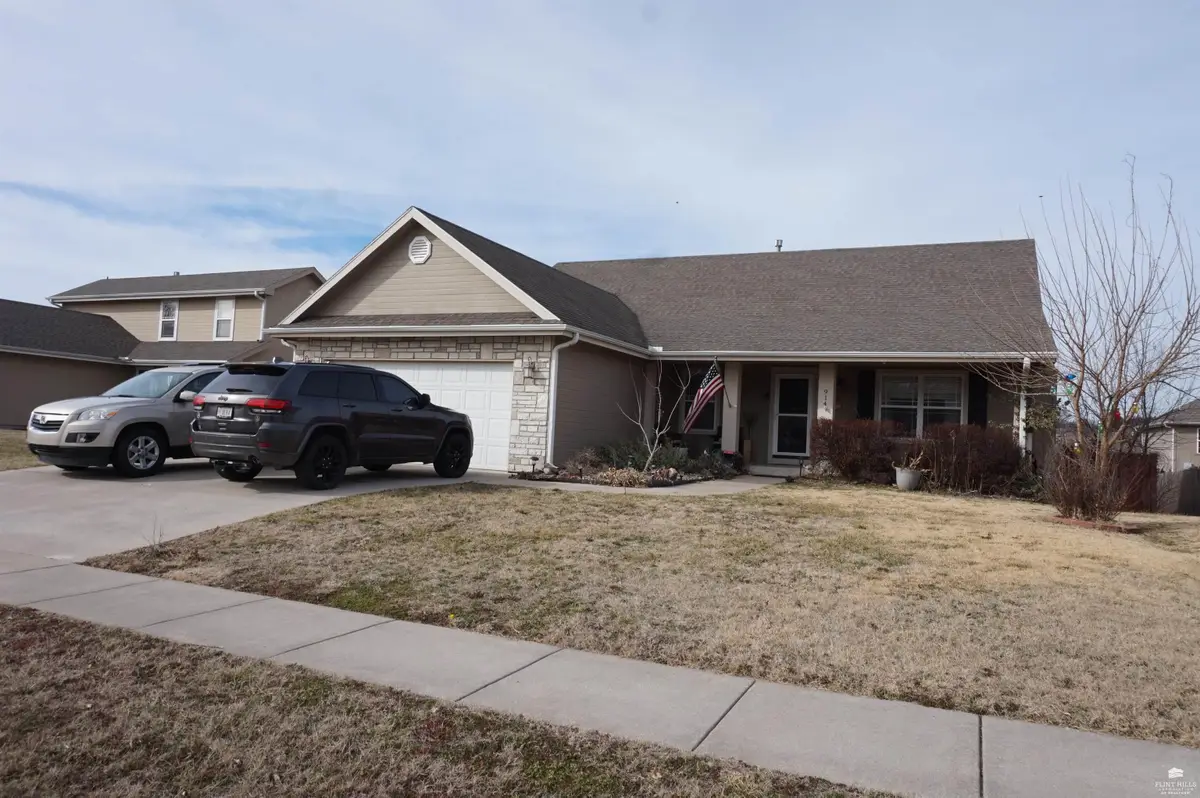 914 Hickory, Junction City, KS 66441 - #1