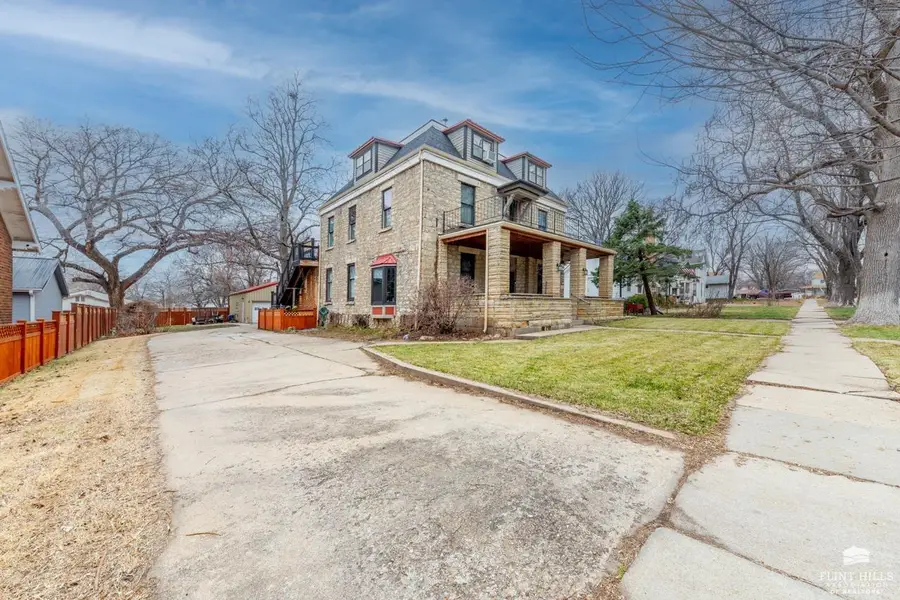 607 Ohio Street, Alma, KS 66401 - #3