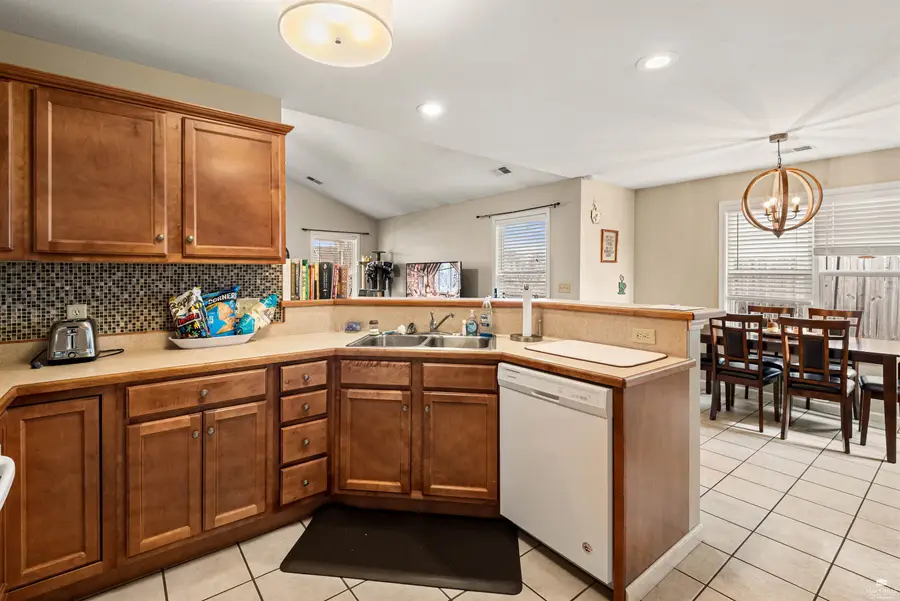 109 Northfield Road, Manhattan, KS 66502 - #3