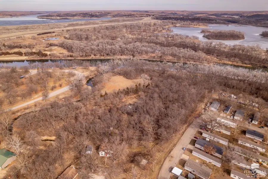 4490 Tuttle Creek Boulevard, Manhattan, KS 66502 - #2