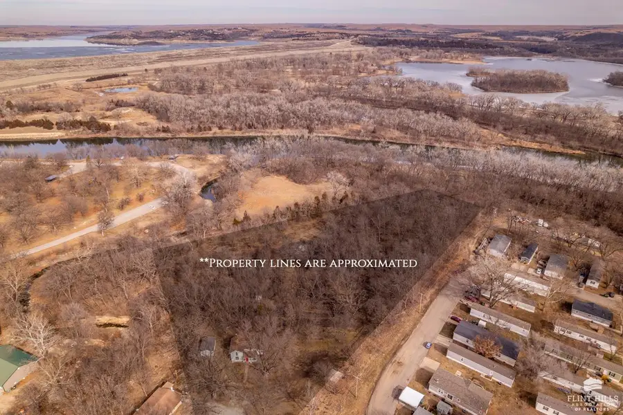 4490 Tuttle Creek Boulevard, Manhattan, KS 66502 - #3