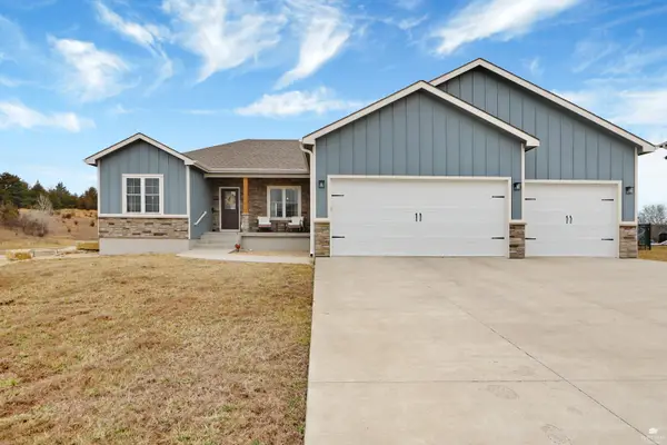 512 Ledgestone Ridge Court, Manhattan, KS 66503