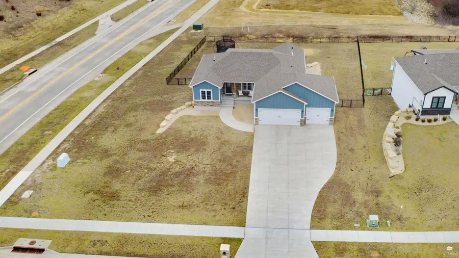 512 Ledgestone Ridge Court, Manhattan, KS 66503 - #3