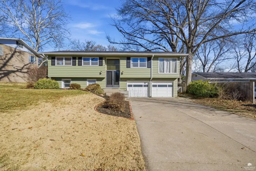 2062 Tecumseh Road, Manhattan, KS 66502 - #2