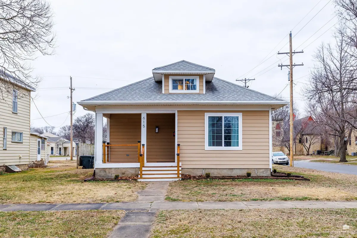 615 Ash Street, Wamego, KS 66547 - #1