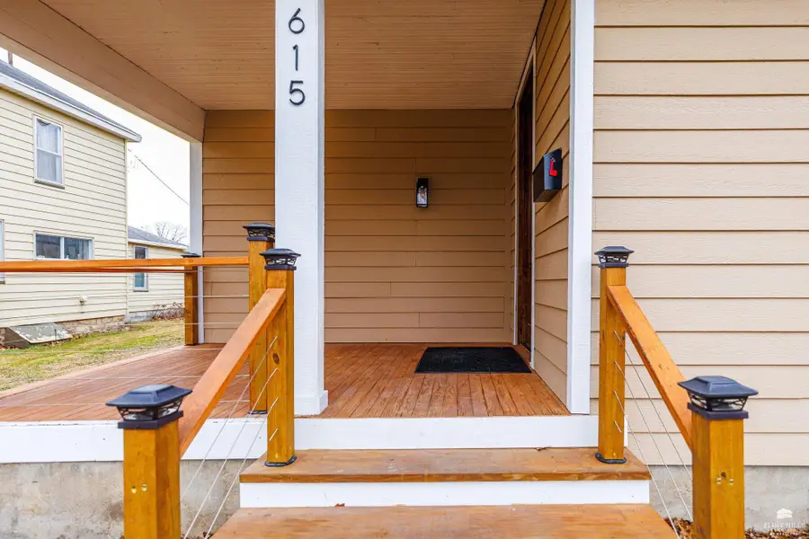 615 Ash Street, Wamego, KS 66547 - #3