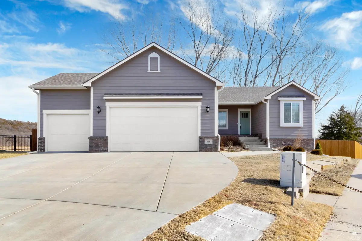 909 Bramblewood Lane, Manhattan, KS 66503 - #1