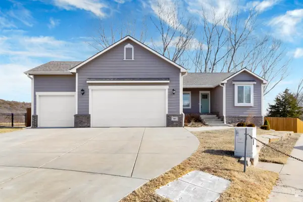 909 Bramblewood Lane, Manhattan, KS 66503