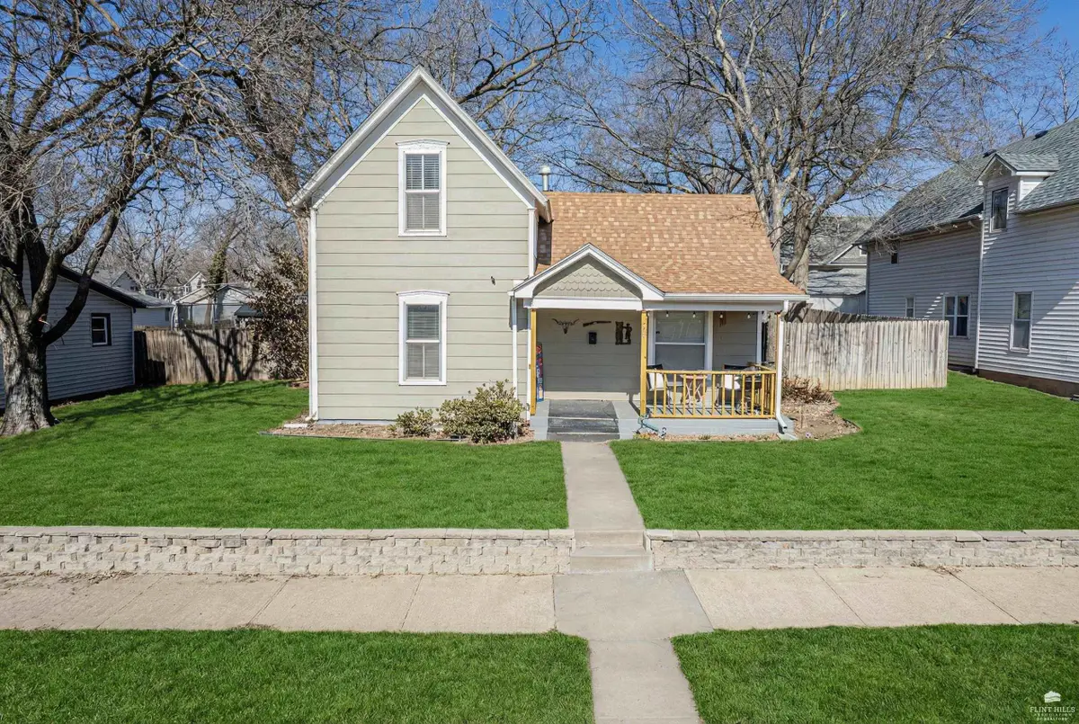 219 NE 7th Street, Abilene, KS 67410 - #1