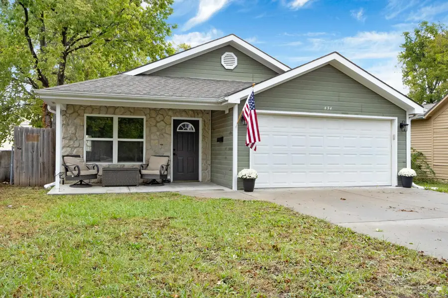 434 W 4th Street, Junction City, KS 66441 - #3