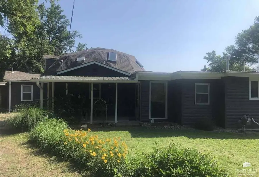 1207 W 1st Street, Abilene, KS 67410 - #2