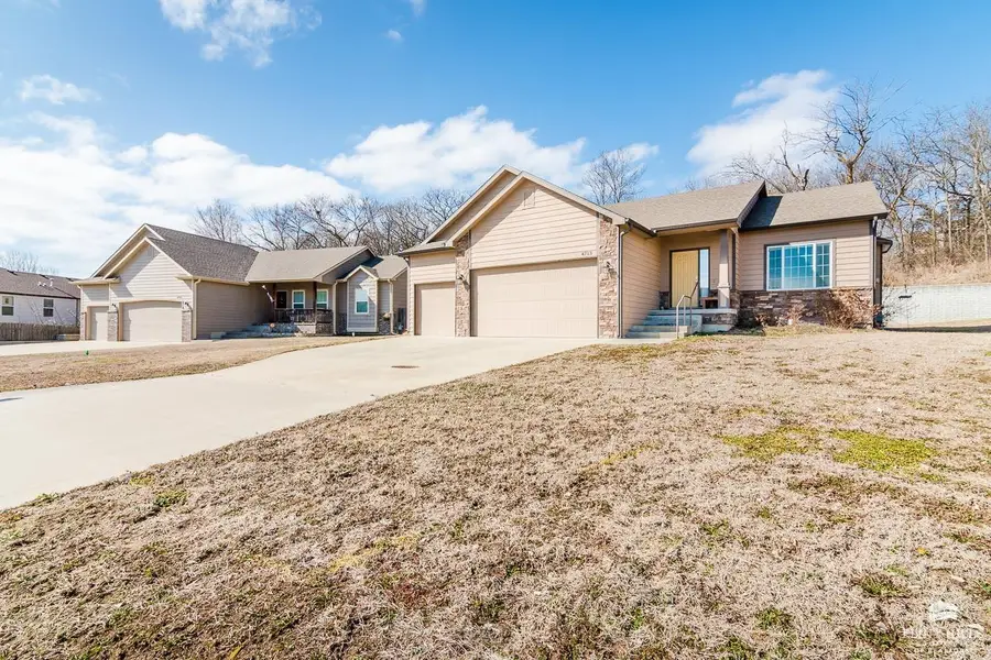 4713 Plumthicket Drive, Manhattan, KS 66503 - #2