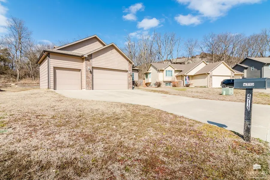 4713 Plumthicket Drive, Manhattan, KS 66503 - #3