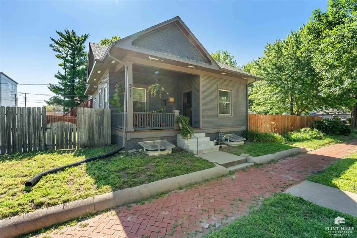 317 S 5th Street, Manhattan, KS 66502 - #1