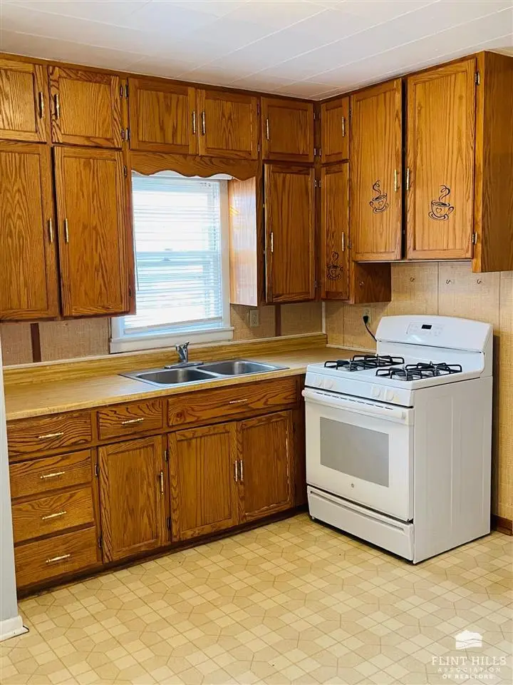 309 12th Street, Ogden, KS 66517 - #3