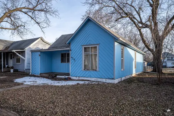 822 Lincoln Avenue, Clay Center, KS 67432