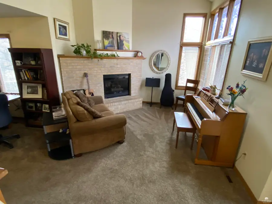 2108 Fox Meadows, Manhattan, KS 66503 - #2