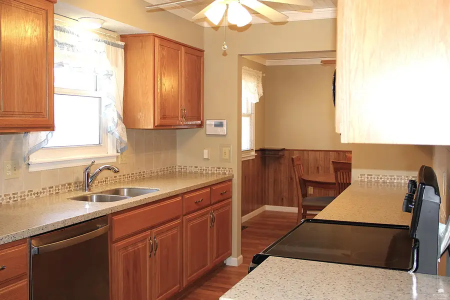 828 Dehoff, Manhattan, KS 66502 - #3