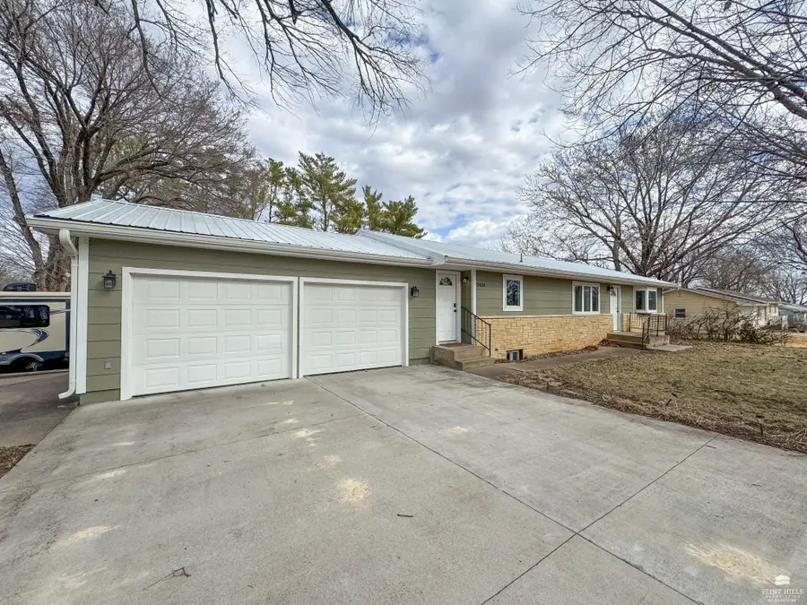 2424 Rogers Boulevard, Manhattan, KS 66502 - #2