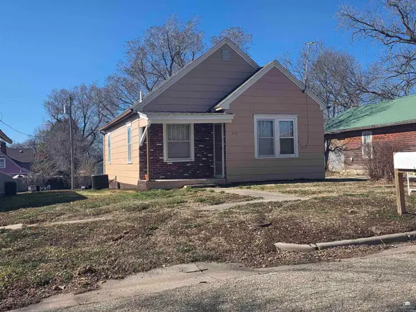 605 N E, Herington, KS 67449