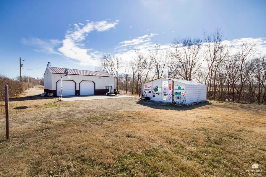 505 W 4th Street, Chapman, KS 67431 - #3