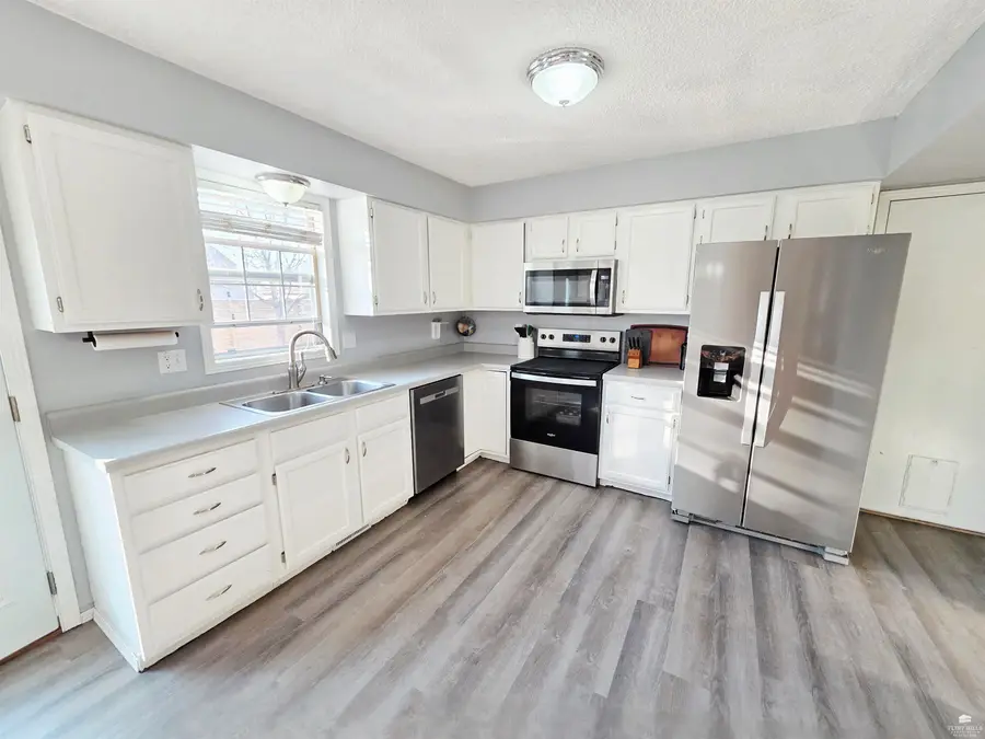 2519 Nutmeg, Manhattan, KS 66502 - #2