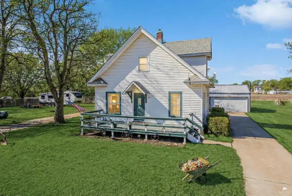 201 SE Railway Avenue, Woodbine, KS 67492